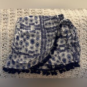 Forever 21 Blue and White Patterned Accessory